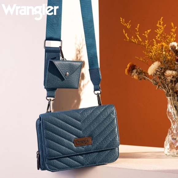Wrangler Women 2 in 1 Magnetic Wallet/Purses with Crossbody Strap | NEW/NWT! - Picture 3 of 6